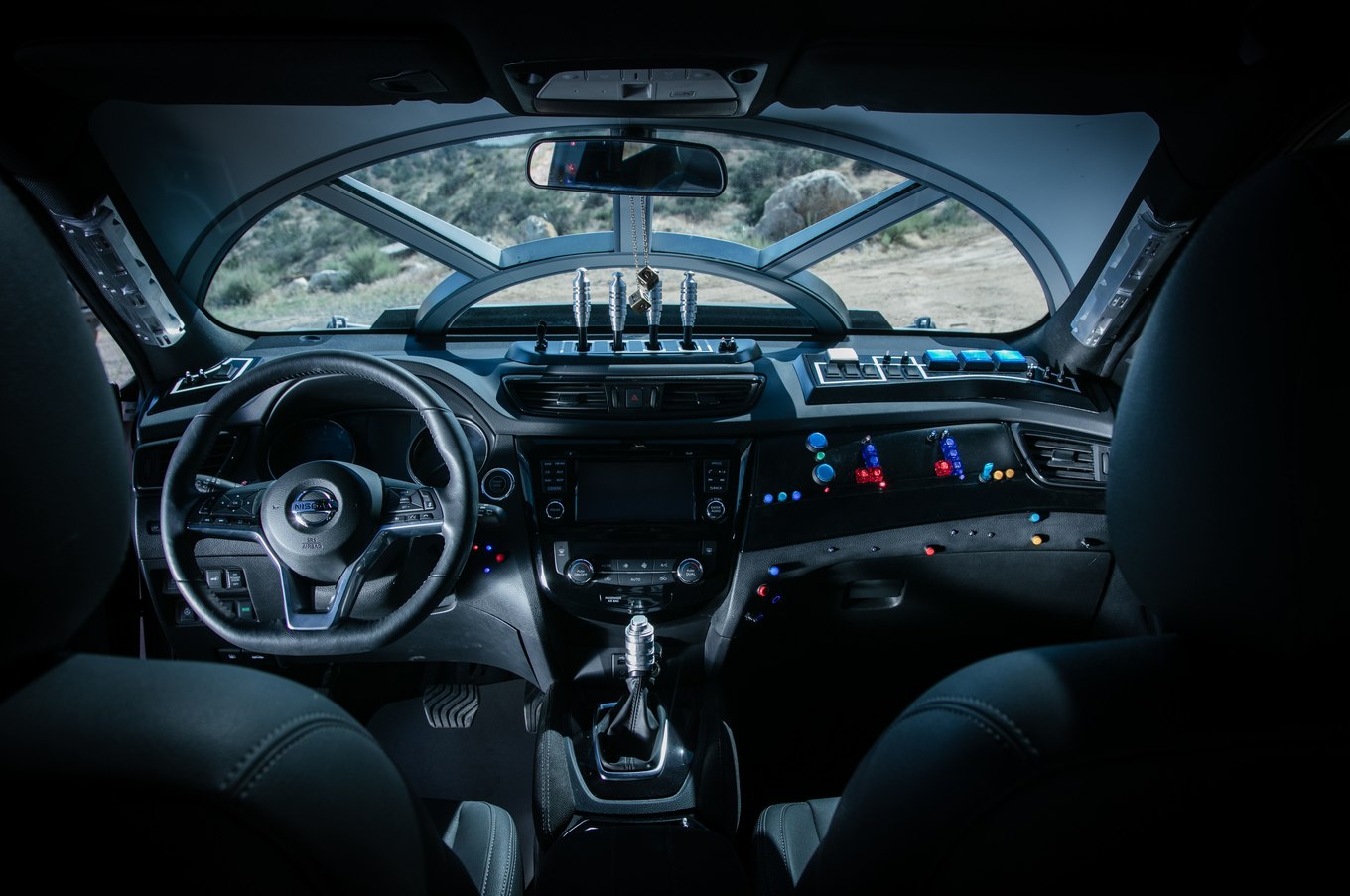 2018-Nissan-Rogue-Star-Wars-cockpit.jpg
